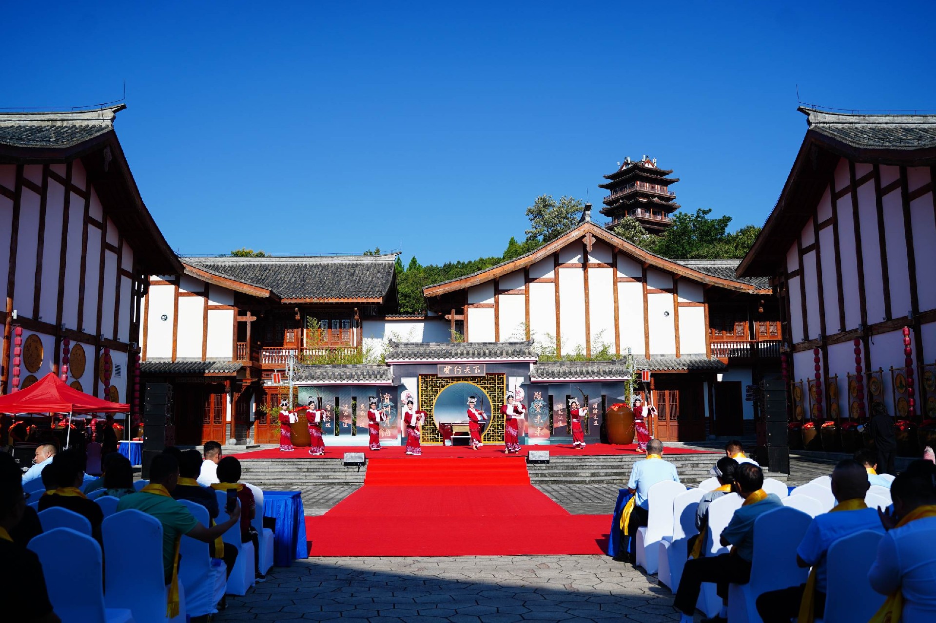 一封一承遵古法，山魂酒韵入坛藏 | 贵州贤酒封坛大典圆满礼成